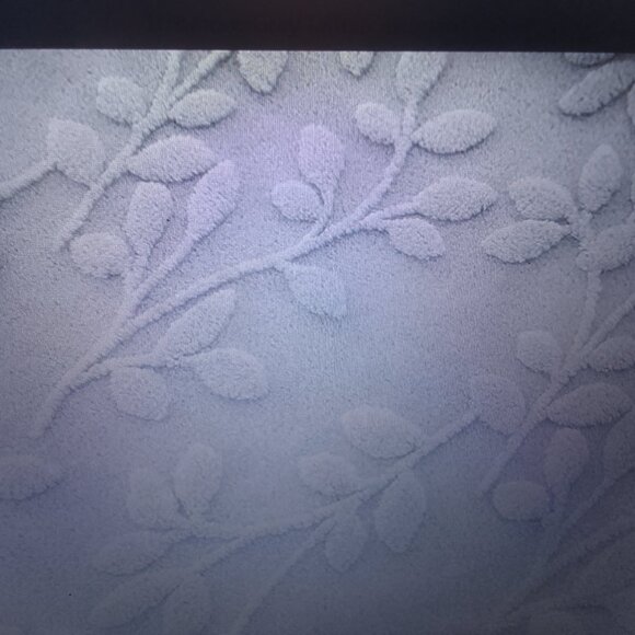 Soft plush throw blanket cover for bed, sofa couch contemporary solid color NWT - Picture 3 of 5